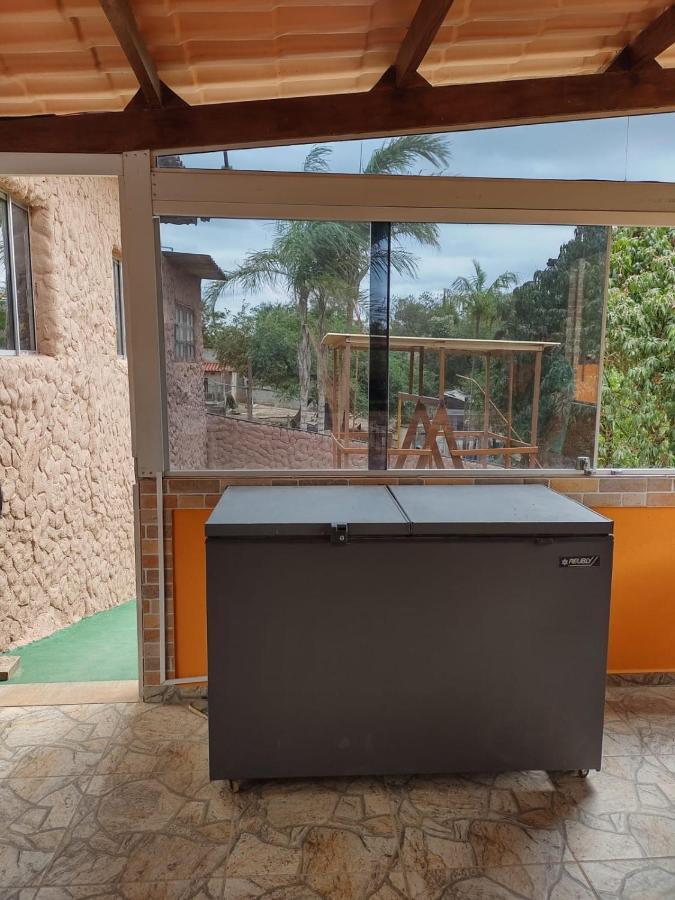 Chacara Bella Vida Com Piscina Churrasqueira Salao De Festas Fogao A Lenha Quadra 阿拉萨里瓜马 外观 照片