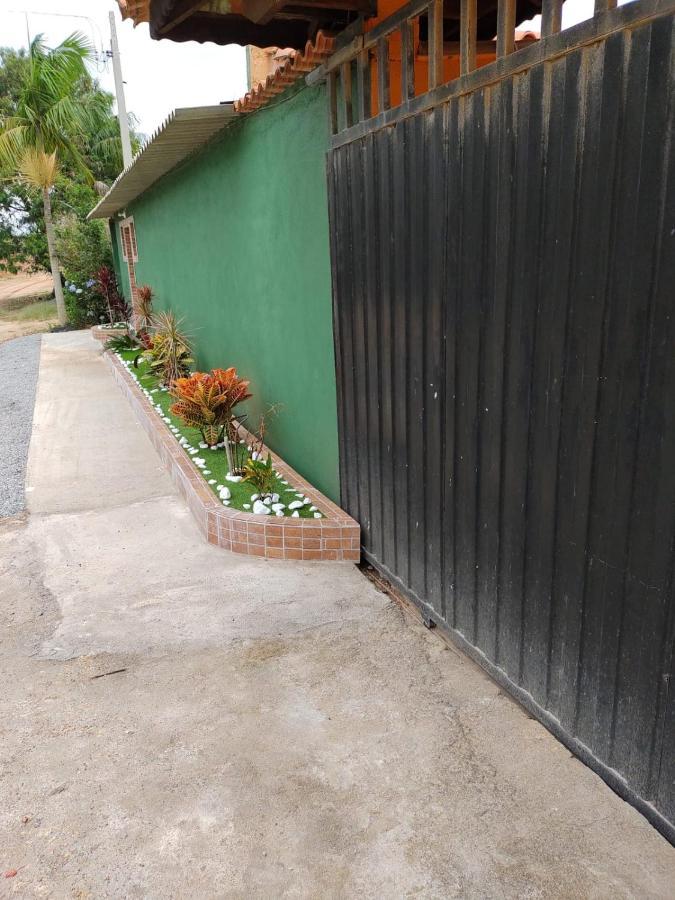 Chacara Bella Vida Com Piscina Churrasqueira Salao De Festas Fogao A Lenha Quadra 阿拉萨里瓜马 外观 照片