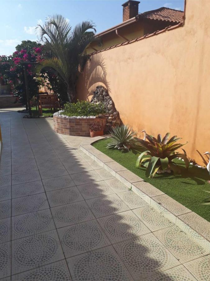 Chacara Bella Vida Com Piscina Churrasqueira Salao De Festas Fogao A Lenha Quadra 阿拉萨里瓜马 外观 照片