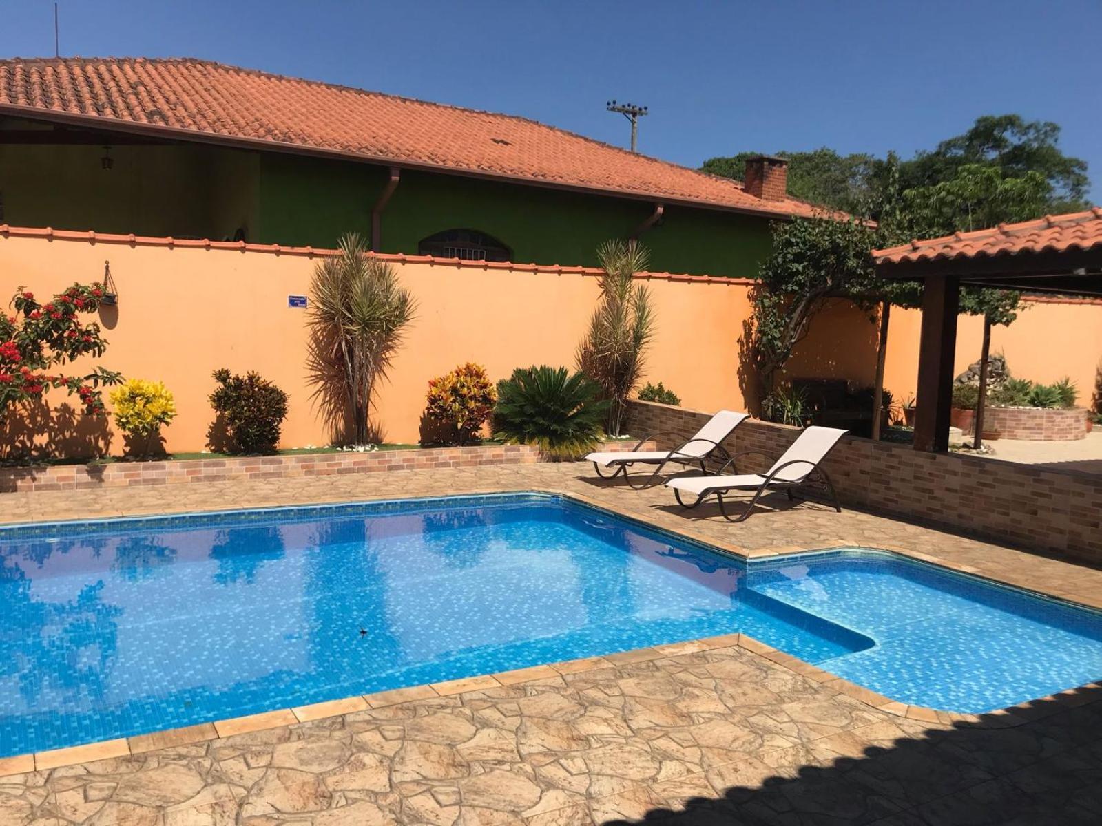 Chacara Bella Vida Com Piscina Churrasqueira Salao De Festas Fogao A Lenha Quadra 阿拉萨里瓜马 外观 照片